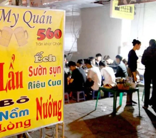 Hộp đèn Menu Buffet Lẩu nướng - In hình món ăn sắc nét Bảng giá làm biển vẫy lẩu nướng cập nhật mới nhất 2025