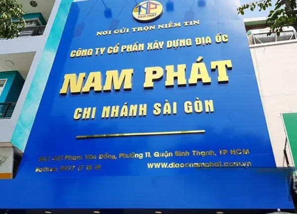 Bảng hiệu công ty bất động sản