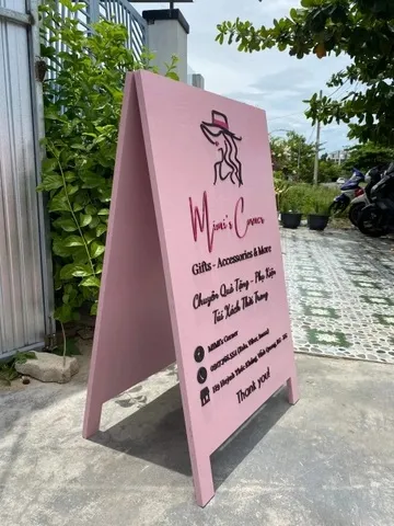 Biển vẫy Salon Tóc (Hair & Nail) - LED màu hồng thu hút Cac mau bien vay toc dep duoc ua chuong nam 2025 1