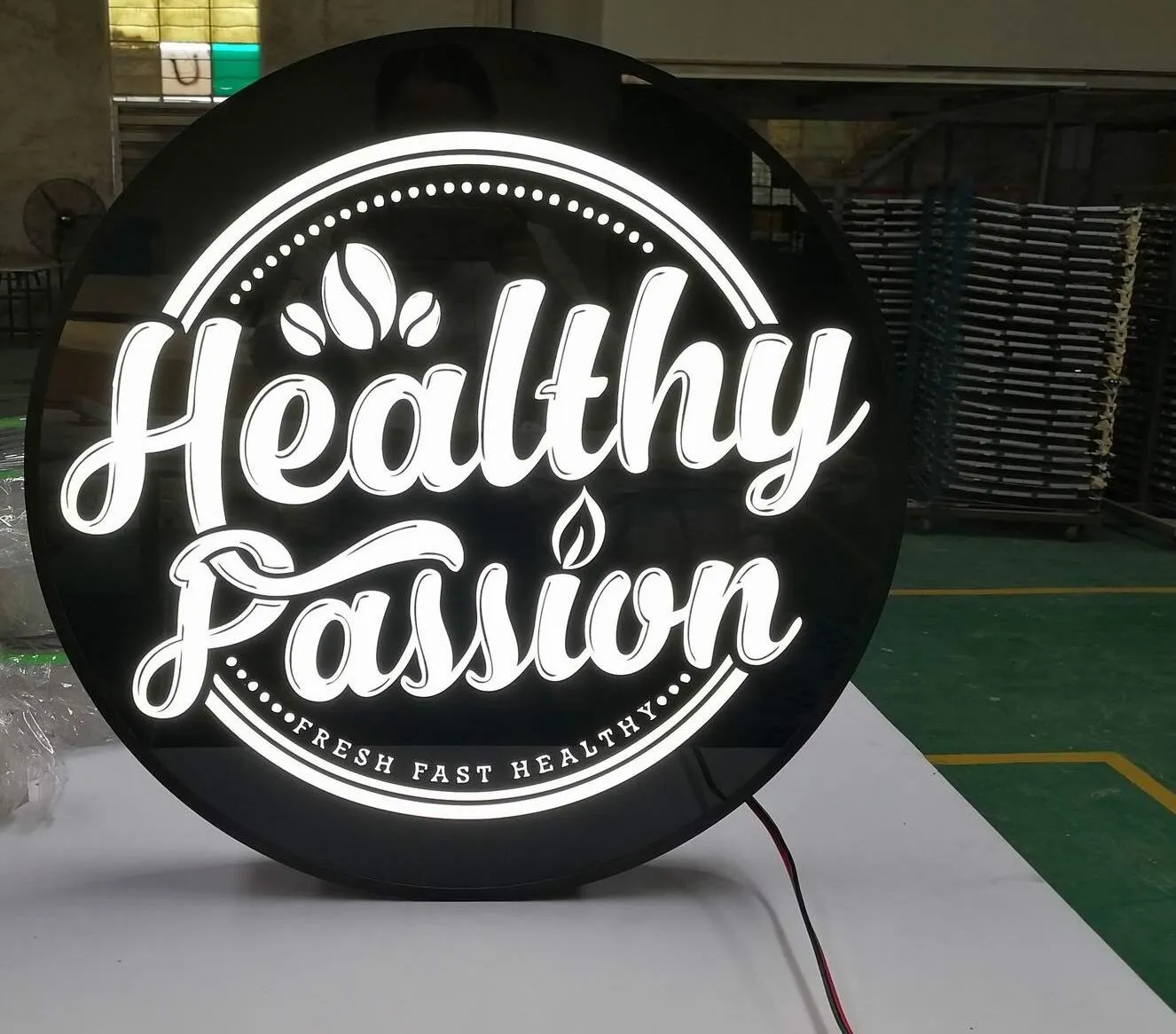 Bảng vẫy Alu khung nhôm - Kiểu dáng chữ nhật bền đẹp Dịch vụ làm biển vẫy alu giá rẻ tại TPHCM