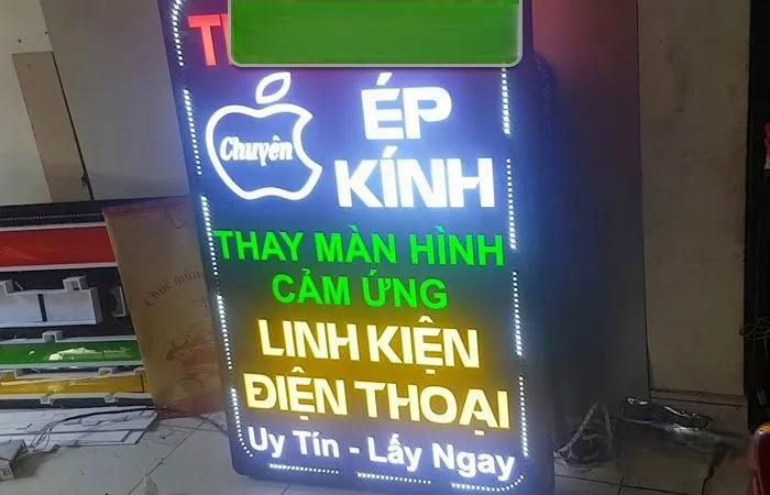 Biển vẫy Điện thoại Smartphone - Hộp đèn LED chuyên dụng Lợi ích khi sử dụng biển led vẫy điện thoại cho doanh nghiệp