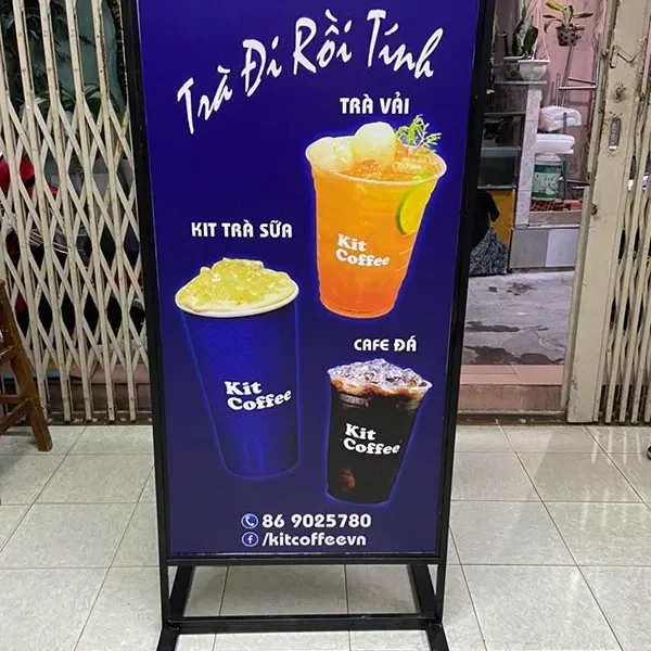 Standee khung Inox - Biển vẫy đứng chân kim loại sang trọng Những lưu ý khi thiết kế biển vẫy đứng hiệu quả