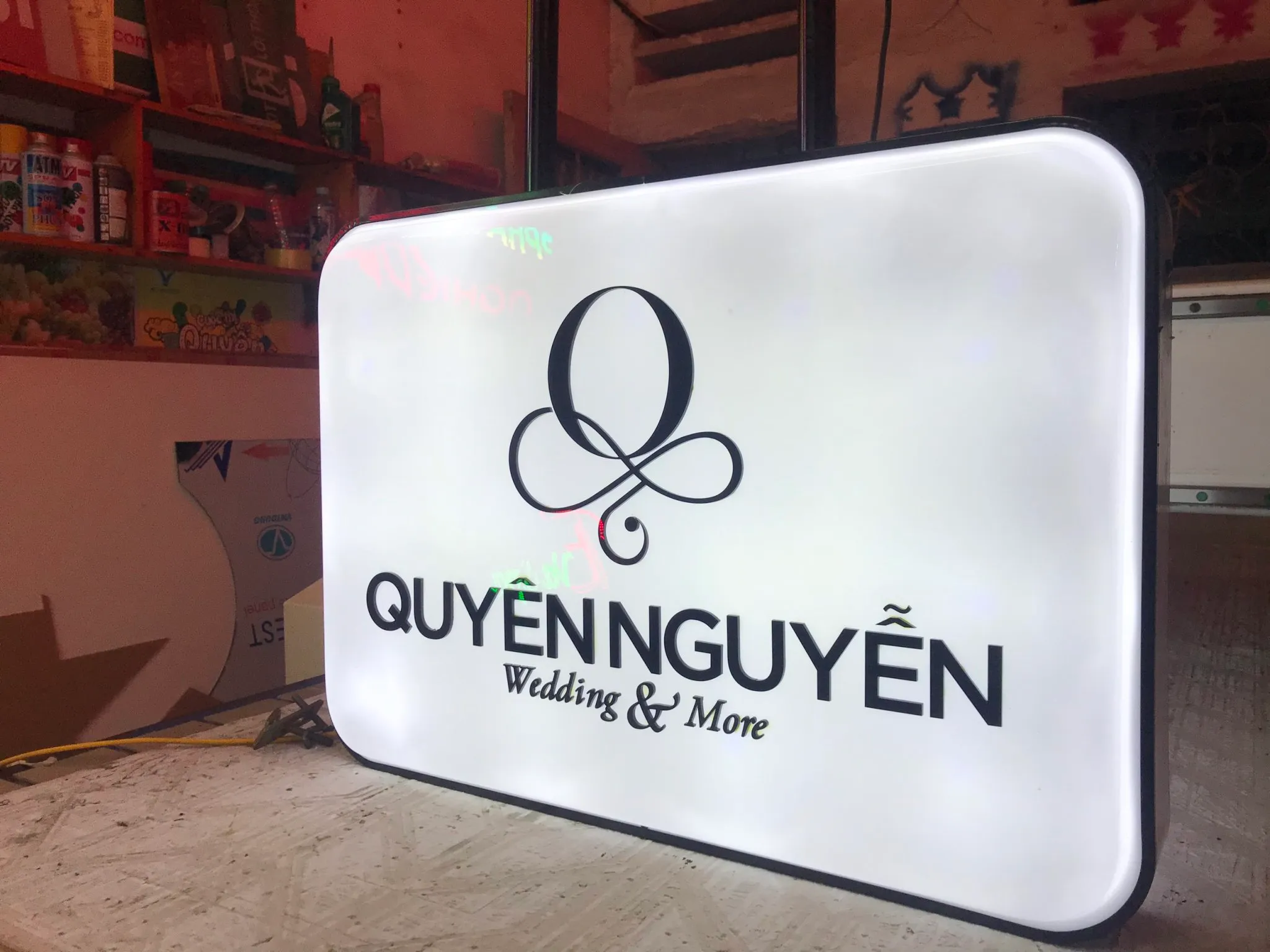 Bảng vẫy Alu khung nhôm - Kiểu dáng chữ nhật bền đẹp Những mẫu biển vẫy alu đẹp từ Quảng Cáo 24H