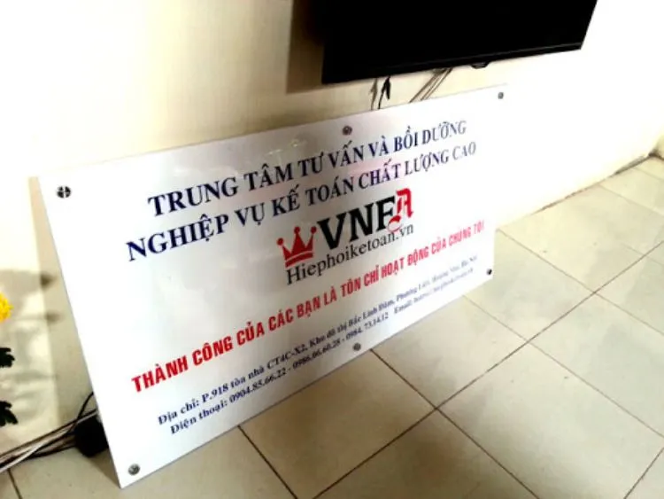 Chữ Mica đúc nguyên khối - Biển LED phát sáng mặt Quy trình làm biển công ty mica tại Quảng Cáo 24H