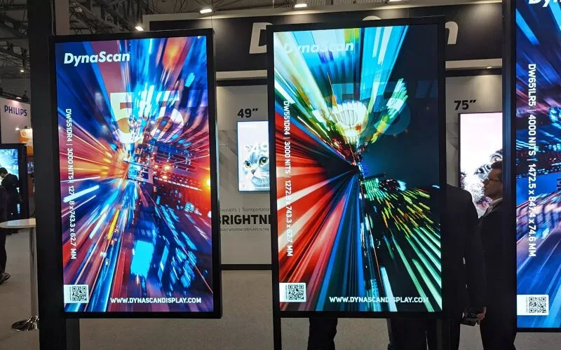 Tranh điện Lightbox siêu mỏng 2cm - LED nắp hít nam châm Tại sao nên chọn dịch vụ làm biển led siêu mỏng tại Quảng Cáo 24H