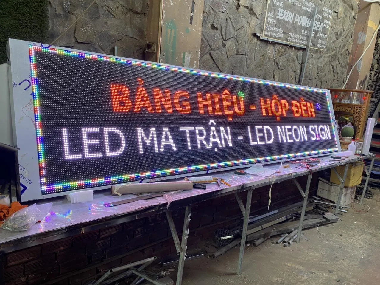Module LED P10 3 Màu - Biển ma trận hiển thị ngoài trời Tổng quan về biển led ma trận 3 màu và ứng dụng trong quảng cáo