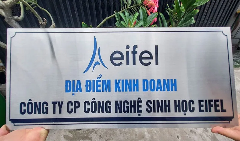 Backdrop Văn phòng - Biển tên Mica Acrylic bóng đẹp Bien ten cong ty 15