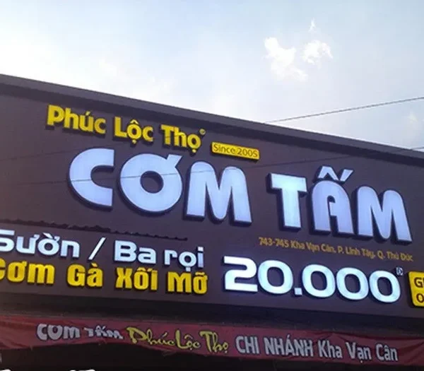 Biển bạt Quán ăn Gia đình - In ấn hình ảnh món ăn sắc nét Các loại bảng hiệu quán ăn phổ biến hiện nay