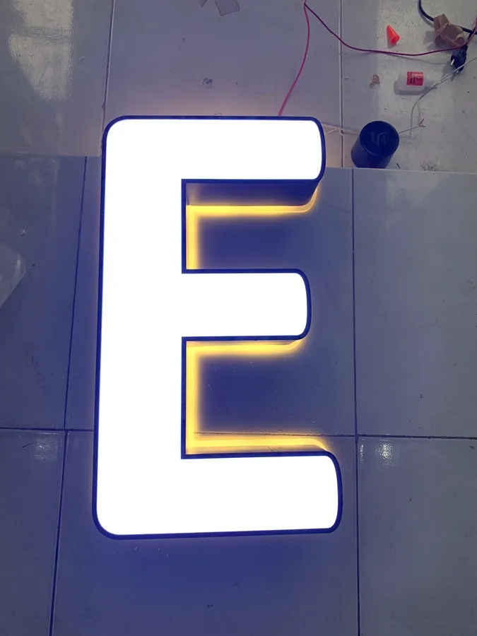 Logo Mica Uốn nổi - Gia công đa dạng kiểu dáng Các loại chữ mica phổ biến tại Quảng Cáo 24h