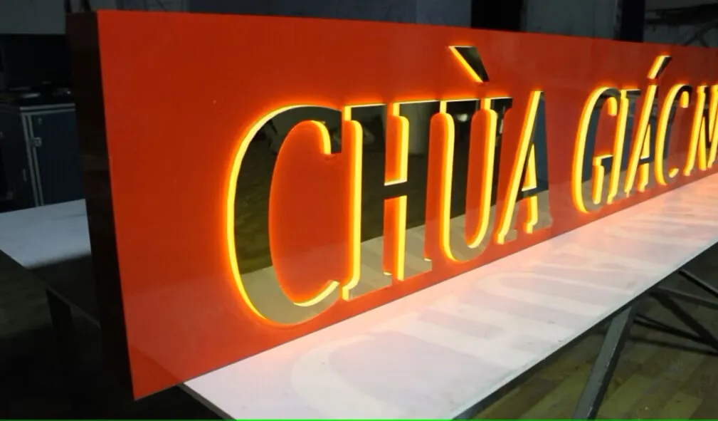 Logo Mica Uốn nổi - Gia công đa dạng kiểu dáng Các loại chữ mica phổ biến tại Quảng Cáo 24h