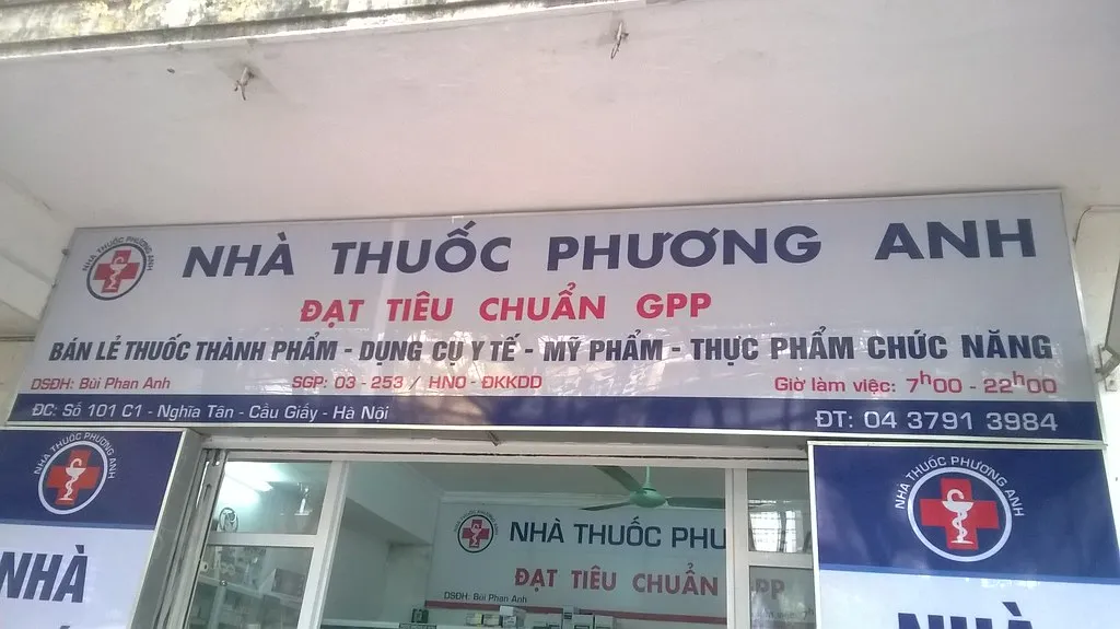 Biển hiệu Nhà thuốc Chữ Inox - Hắt sáng chân hiện đại Cac mau bang hieu nha thuoc nay thuong mang den cam giac dang tin cay chuyen nghiep va gan gui 2