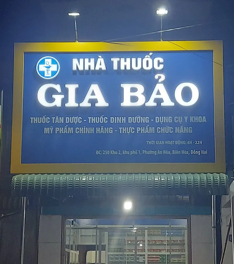 Biển hiệu Nhà thuốc Chữ Inox - Hắt sáng chân hiện đại Cac mau bang hieu nha thuoc nay thuong mang den cam giac dang tin cay chuyen nghiep va gan gui 3