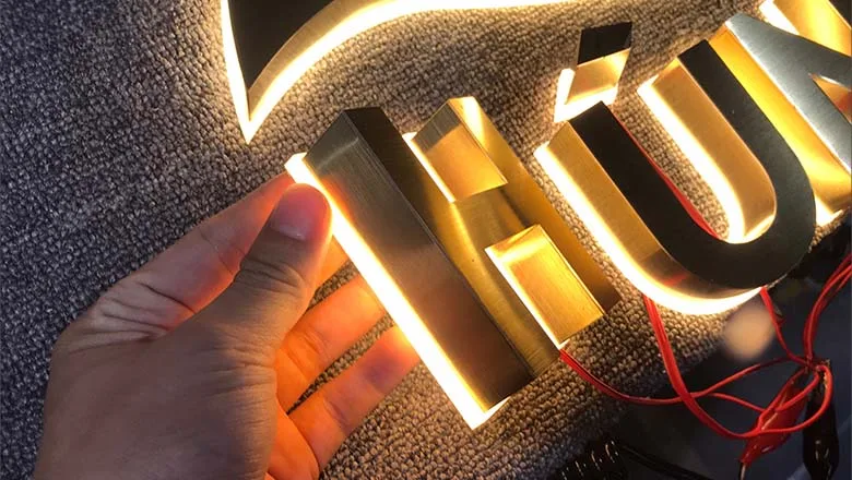 Gia công Chữ nổi Tổng hợp - Đa chất liệu (Mica, Inox, Alu) Chu Noi25 in.pro .vn