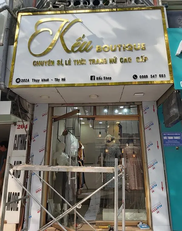 Bảng hiệu Shop Thời trang (Boutique) - Phong cách Decor hiện đại Dịch vụ làm bảng hiệu shop quần áo giá rẻ tại tphcm quangcao24h.net