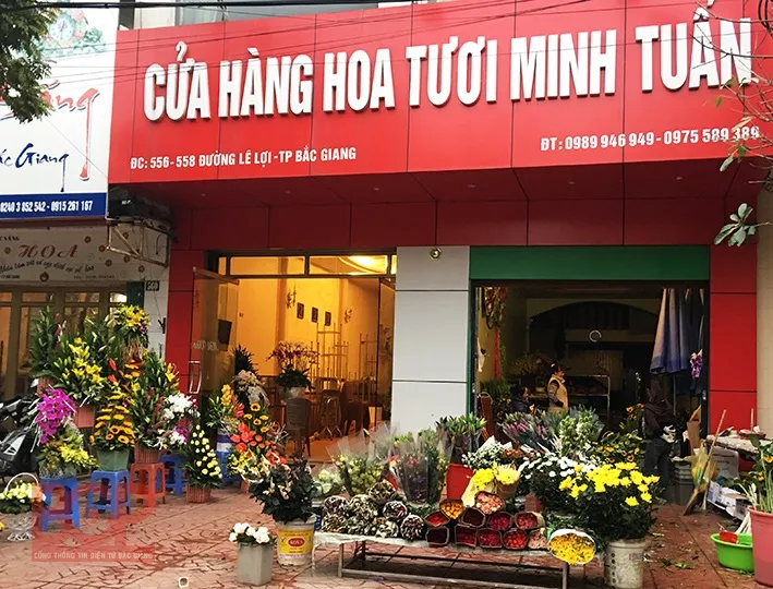 Bảng tên Shop Hoa tươi - Phong cách lãng mạn nghệ thuật Dịch vụ làm biển quảng cáo shop hoa tại Quảng Cáo 24h