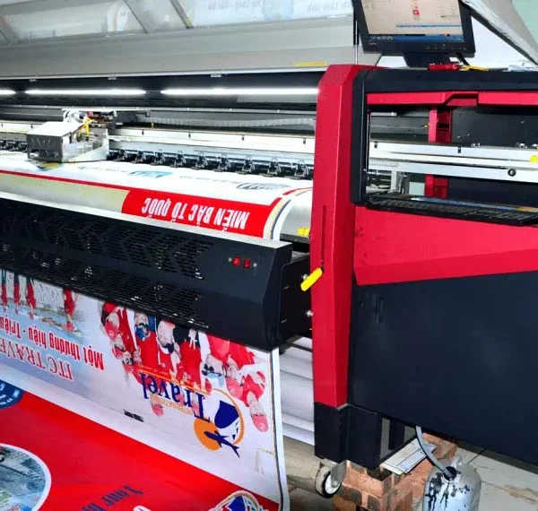 Bạt in UV 2 mặt (Backlit dẻo) - Chuyên dùng cho Hộp đèn Một mẫu in bạt 2 da đẹp không chỉ thu hút ánh nhìn mà còn truyền tải hiệu quả thông điệp quảng cáo của doanh nghiệp