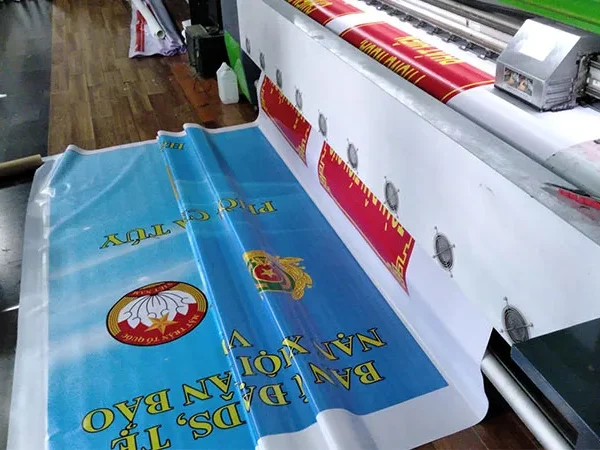 Bạt Hiflex Khổ lớn - In phun kỹ thuật số Outdoor Để nhận báo giá in bạt hilex chi tiết và cập nhật nhất, hãy liên hệ với chúng tôi qua hotline 0903 787 767