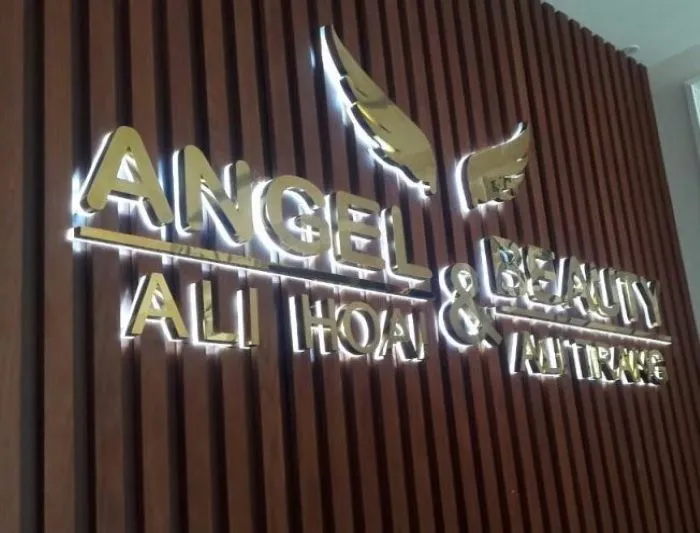 Chữ Inox Sáng chân (Led hắt) - Hiệu ứng ánh sáng hiện đại Quảng Cáo 24h cam kết mang đến những sản phẩm chữ inox hắt sáng chân chất lượng cao