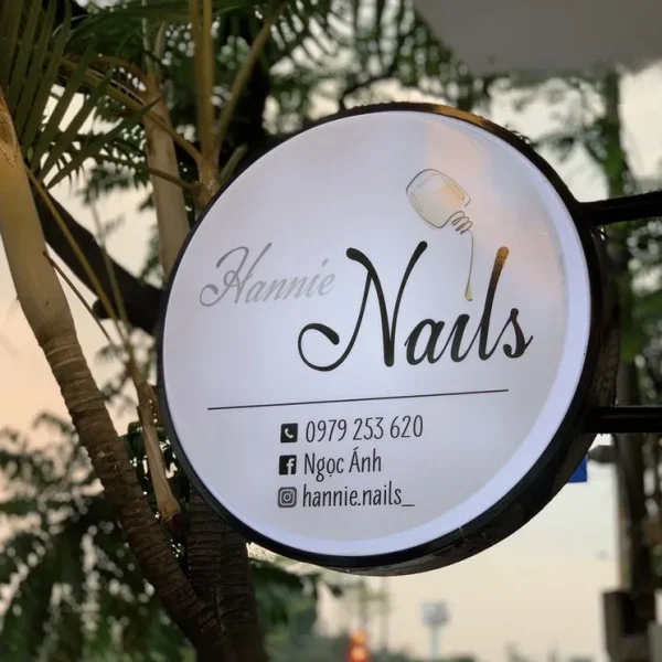 Biển vẫy Tiệm Nail (Nail Art) - Thiết kế dễ thương nổi bật Quảng Cáo 24h cung cấp bảng giá làm biển quảng cáo nail cạnh tranh và phù hợp