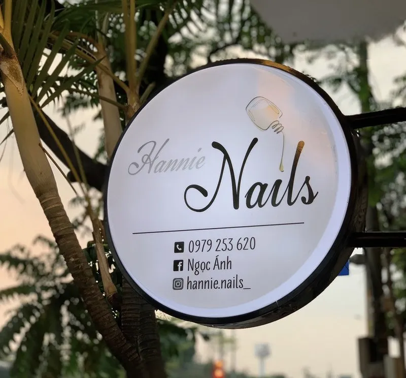 Biển vẫy Tiệm Nail (Nail Art) - Thiết kế dễ thương nổi bật Quảng Cáo 24h cung cấp bảng giá làm biển quảng cáo nail cạnh tranh và phù hợp