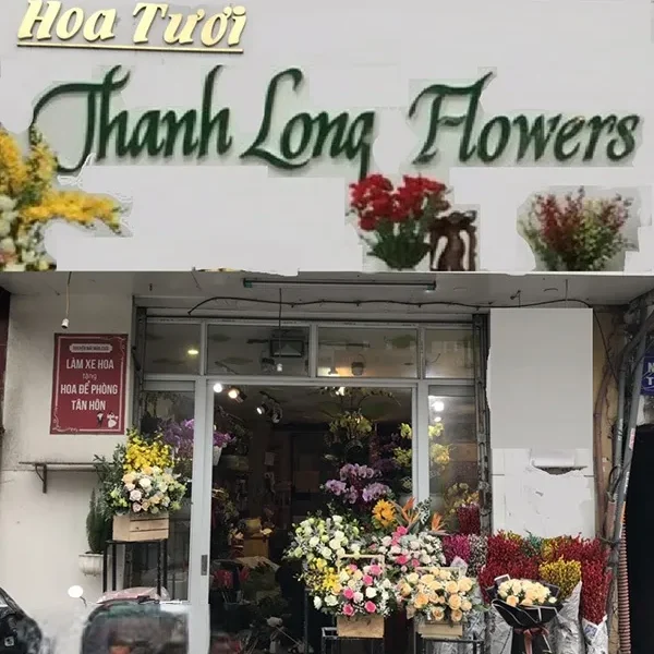Bảng tên Shop Hoa tươi - Phong cách lãng mạn nghệ thuật Quảng Cáo 24h đã thiết kế và thi công hàng trăm mẫu biển quảng cáo shop hoa đẹp
