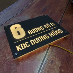 BẢNG, BIỂN SỐ NHÀ. Có đèn LED, Mica cháo + Mica màu đen sần, ngoài trời, số nổi đế mica cháo. BSN-QC24H012