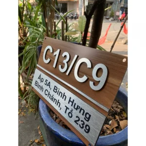 Alternative view of Biển số nhà Alu vân giả gỗ 25x35cm