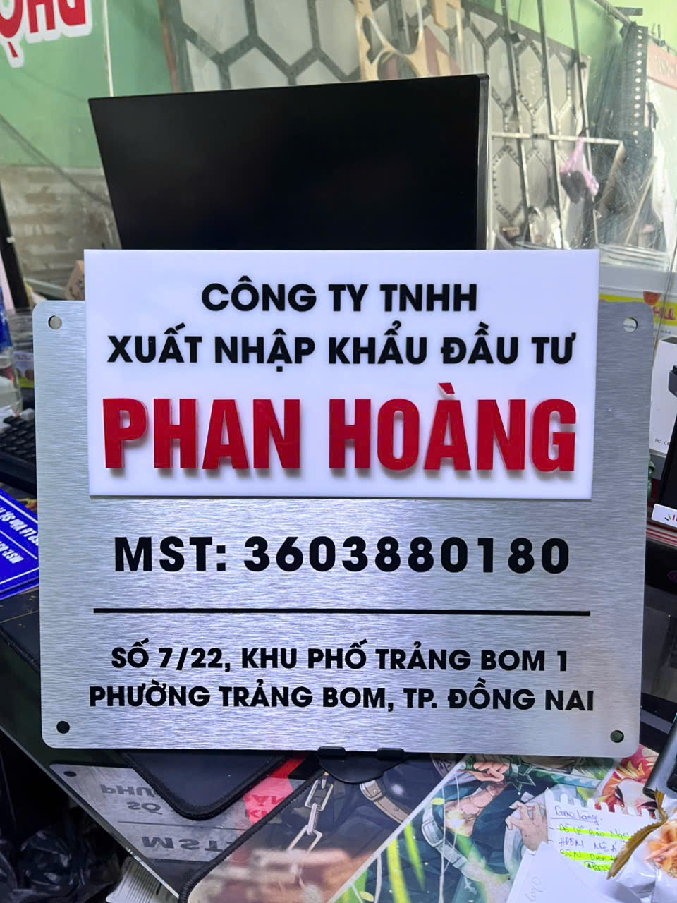 Bảng Tên Công Ty Alu Bạc Xước 2 Lớp Chữ Nổi Mica 3D Sang Trọng Cao Cấp